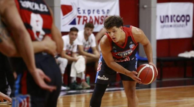 Sur: Viedma y Villa Mitre con los golpes de visitante