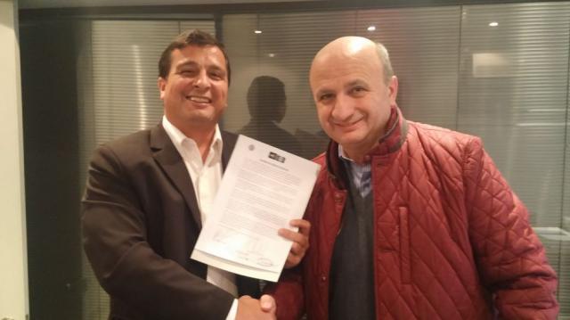 Echag�e firm� el acuerdo de cesi�n de plazas con Lan�s