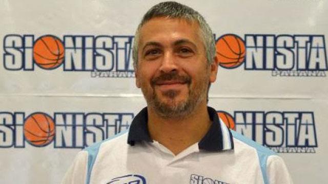 Sebasti�n Svetliza dejo de ser el DT de Sionista