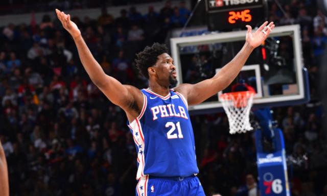 Joel Embiid brill� en victoria de los Sixers