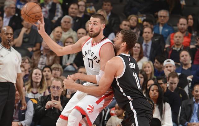 Toronto gan� y Scola descans�