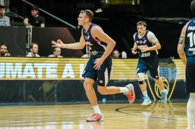 Se qued� sin m�sica