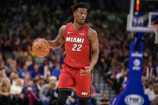 Heat le gan� a Mavs en tiempo extra