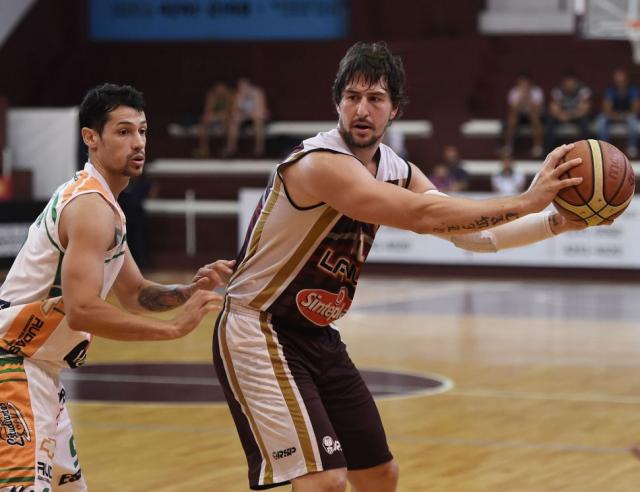 Lan�s viaja a Sunchales sin Romano