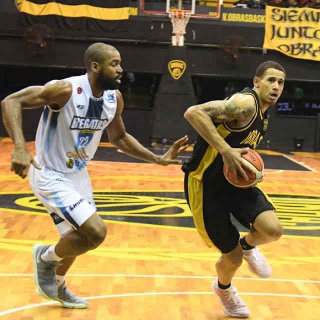 Defiende su cuartel