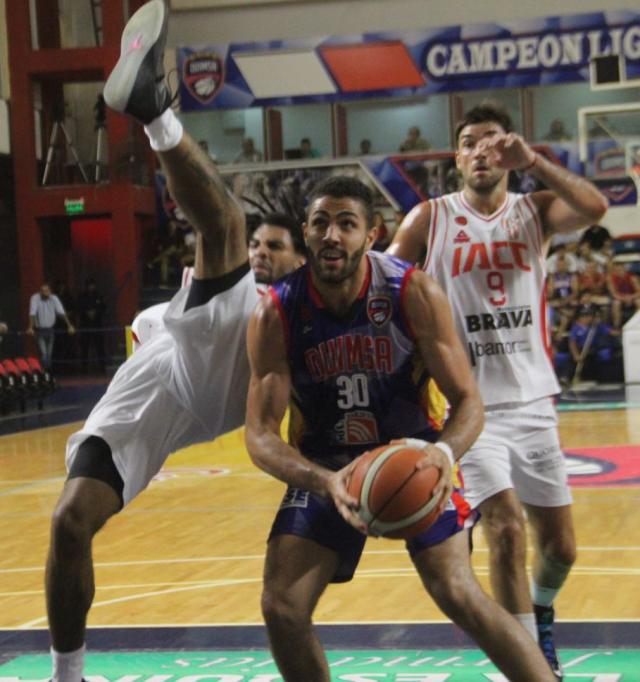 Defendiendo el pabell�n